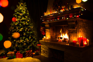 Cozy living room with Christmas tree, fireplace and candles — warm holiday scene for Moorizon